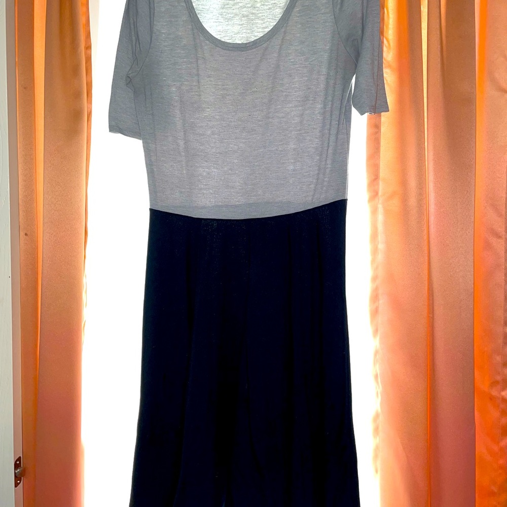 LulaRoe Nicole Size L BLACK AND GREY